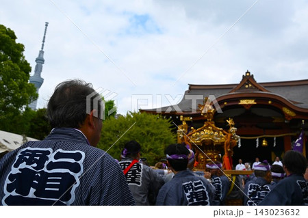 亀戸天神例大祭の宮入　東京 143023632