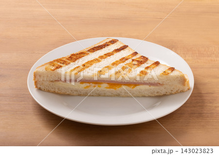ハムチーズ ホットサンド ハムチーズ ホットサンド 143023823