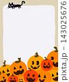 ハロウィンかぼちゃのフレームと黒猫 143025676