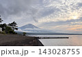 山中湖から見た冬のダイヤモンド美しい 143028755