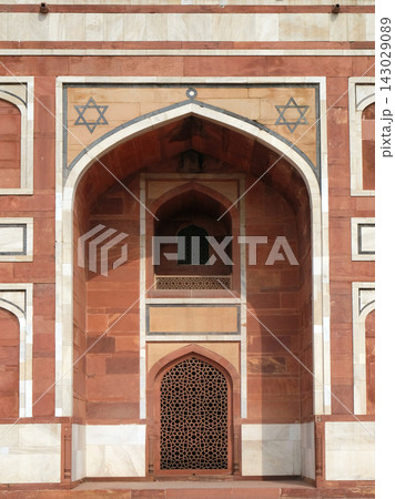 Humayun's Tomb, built by Hamida Banu Begun in 1565-72, Delhi, India 143029089