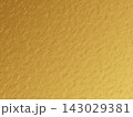 光沢のある紙のゴールドテクスチャー 143029381