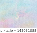 黄昏時の白い三日月 143031888