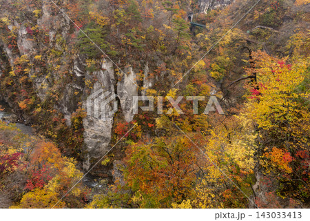 紅葉する鳴子峡 紅葉する鳴子峡 143033413