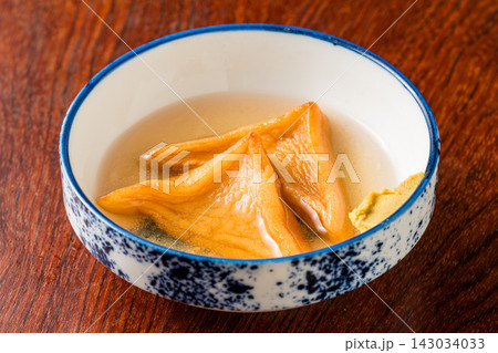 出汁がじゅわっと染み込んだ揚げはんぺんのおでん 出汁がじゅわっと染み込んだ揚げはんぺんのおでん 143034033