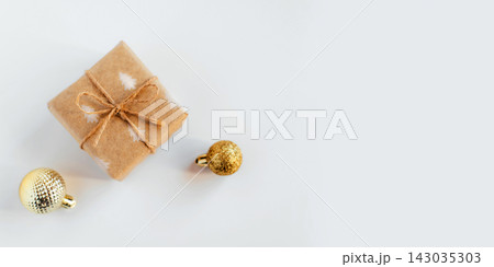 Christmas gift box on white background 143035303