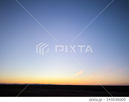 Minimal Twilight Horizon Beneath Clear Blue Evening Sky Minimal Twilight Horizon Beneath Clear Blue Evening Sky 143036000