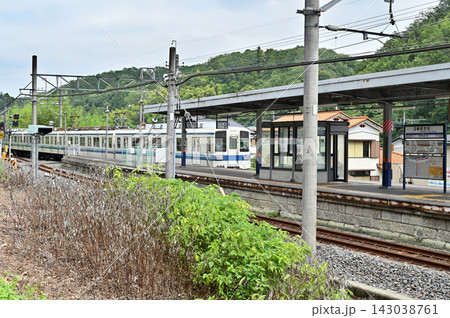 鉄道 私鉄:東武東上線 東武竹沢駅ホーム 8000系 81109F 鉄道 私鉄:東武東上線 東武竹沢駅ホーム 8000系 81109F 143038761