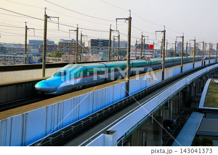 陸奥から大宮駅へ… 東北新幹線【E5系】 陸奥から大宮駅へ… 東北新幹線【E5系】 143041373