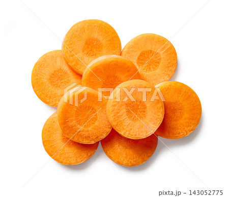 carrot slices isolated on white background 143052775