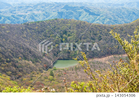 晩春の三瓶山 カルデラと室の内池2 島根県大田市 晩春の三瓶山 カルデラと室の内池2 島根県大田市 143054306