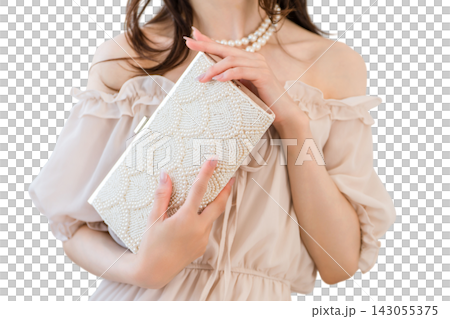 身著晚禮服的亞洲女性(婚姻介紹所、婚介、派對後) 身著晚禮服的亞洲女性(婚姻介紹所、婚介、派對後) 143055375