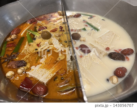 火鍋料理(スープ2種類) 火鍋料理(スープ2種類) 143056707