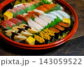 宅配の握り寿司 143059522