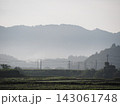 山にかかる霧 143061748