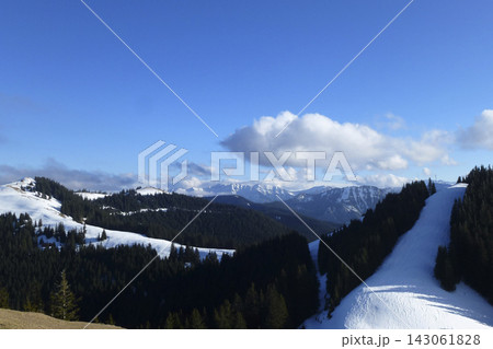 Snowy landscape at Hornle Mountain, alpine foothills in Bavaria, Germany 143061828