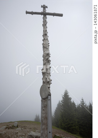 Summit cross Hinteres Hornle mountain in Bavaria, Germany 143061871