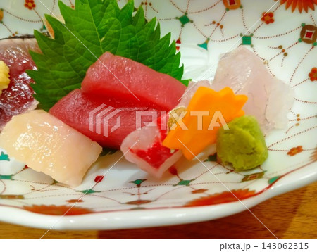 新鮮で美味しい刺身 新鮮で美味しい刺身 143062315