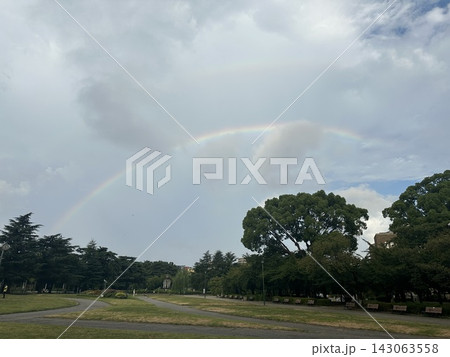 雨上がりの虹が二本 143063558