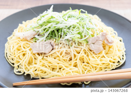 美味しいネギ塩焼きそば 美味しいネギ塩焼きそば 143067268