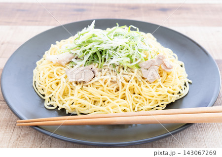 美味しいネギ塩焼きそば 美味しいネギ塩焼きそば 143067269
