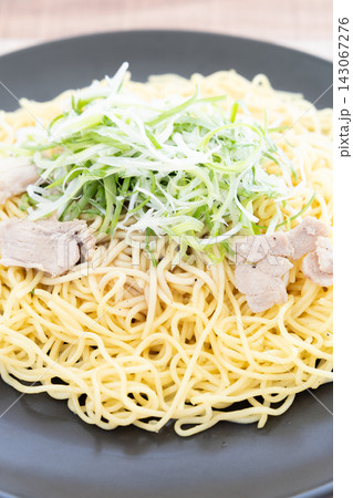 美味しいネギ塩焼きそば 143067276
