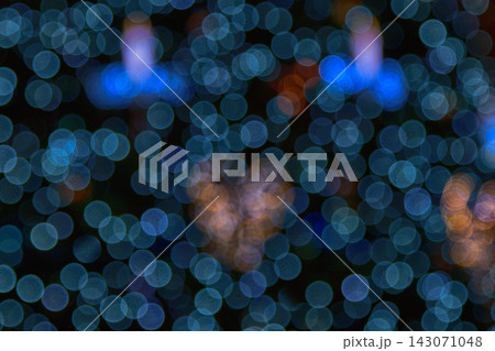 Defocused lights and glare Defocused lights and glare 143071048