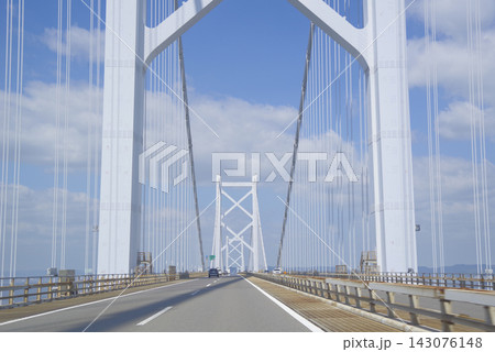 晴れた日の瀬戸大橋と青空 晴れた日の瀬戸大橋と青空 143076148