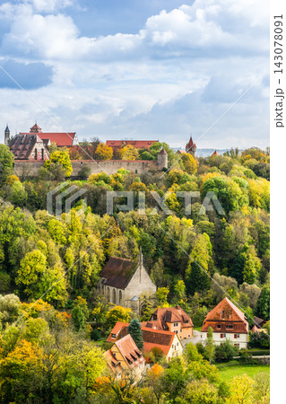 Panoramic view of Rothenburg ob der Tauber old town with city wall and medieval towers in Germany 143078091