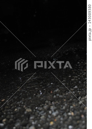 道路に水面 143089380