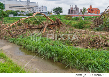 矢田川、記録的短時間大雨の爪痕〈愛知県名古屋市〉 矢田川、記録的短時間大雨の爪痕〈愛知県名古屋市〉 143090252