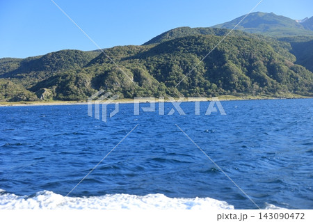 世界自然遺産知床をクルーズ船より撮影した自然風景(shiretoko) 世界自然遺産知床をクルーズ船より撮影した自然風景(shiretoko) 143090472