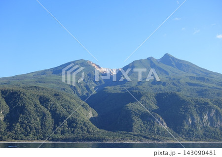 世界自然遺産知床をクルーズ船より撮影した自然風景(shiretoko) 世界自然遺産知床をクルーズ船より撮影した自然風景(shiretoko) 143090481