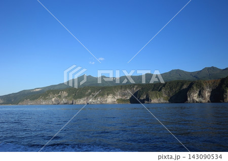 世界自然遺産知床をクルーズ船より撮影した自然風景(shiretoko) 世界自然遺産知床をクルーズ船より撮影した自然風景(shiretoko) 143090534