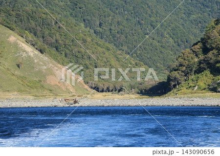 世界自然遺産知床をクルーズ船より撮影した自然風景（shiretoko) 143090656