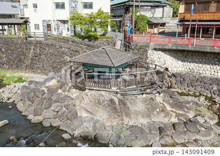 静岡県伊豆市 修善寺温泉のシンボル「独鈷の湯」 静岡県伊豆市 修善寺温泉のシンボル「独鈷の湯」 143091409