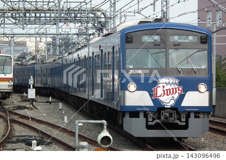 練馬高野台に進入する西武3000系 L-train 3015F 143096496