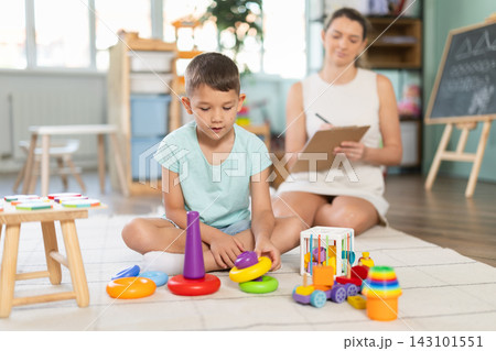 Developing and maintaining skills for children with special needs, socializing Developing and maintaining skills for children with special needs, socializing 143101551