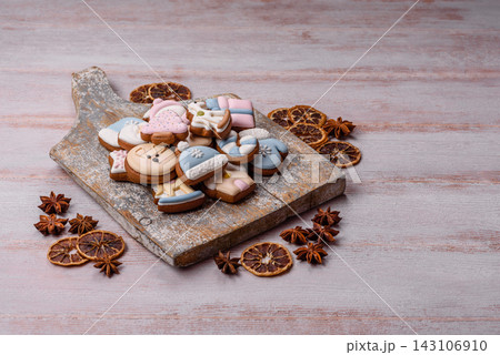 Sweet, colorful, homemade Christmas gingerbread cookies. Christmas gingerbread cookies 143106910