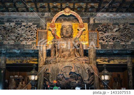 Seated Buddha statue at Kencho-ji Shrine in Kamakura, Japan Seated Buddha statue at Kencho-ji Shrine in Kamakura, Japan 143107553