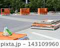 移動式木製ブース設置中 143109960