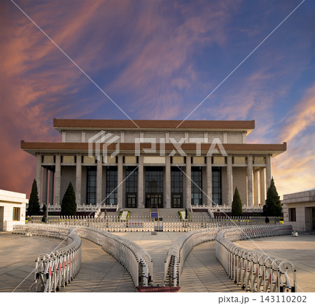 Mausoleum of Mao Zedong (against the sunset), Tiananmen Square, Beijing, China Mausoleum of Mao Zedong (against the sunset), Tiananmen Square, Beijing, China 143110202