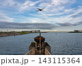 五十間鼻無縁仏堂と飛行機 五十間鼻無縁仏堂と飛行機 143115364