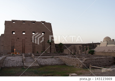 Karnak temple at sunrise. No people. Luxor, Egypt Karnak temple at sunrise. No people. Luxor, Egypt 143115669