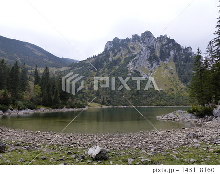 Ruchenkopfe mountains at lake Soinsee, Bavaria, Germany Ruchenkopfe mountains at lake Soinsee, Bavaria, Germany 143118160