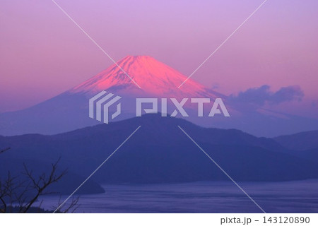 箱根大観山展望台から早朝の芦ノ湖と「富士山」Am7.00 箱根大観山展望台から早朝の芦ノ湖と「富士山」Am7.00 143120890