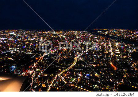 【夜間飛行】大阪の中心部上空を飛行中(2026年9月撮影) 【夜間飛行】大阪の中心部上空を飛行中(2026年9月撮影) 143126264