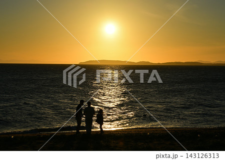 海に昇る朝日 海に昇る朝日 143126313