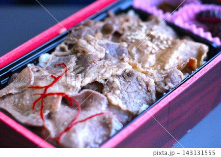 牛焼肉弁当 143131555