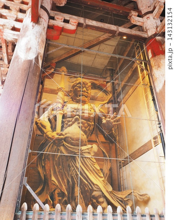 奈良県 東大寺南大門の金剛力士像 11月 奈良県 東大寺南大門の金剛力士像 11月 143132154